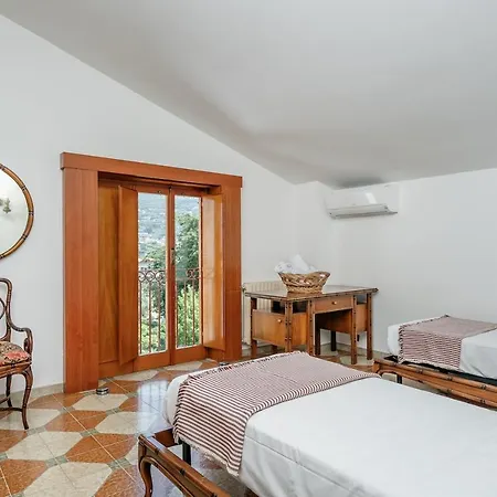 Aurora Villa Vico Equense